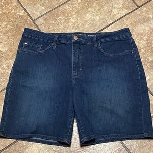Lee Women’s Size 16M Dark Blue Mid-Rise Jean Shorts Spring Summer Casual